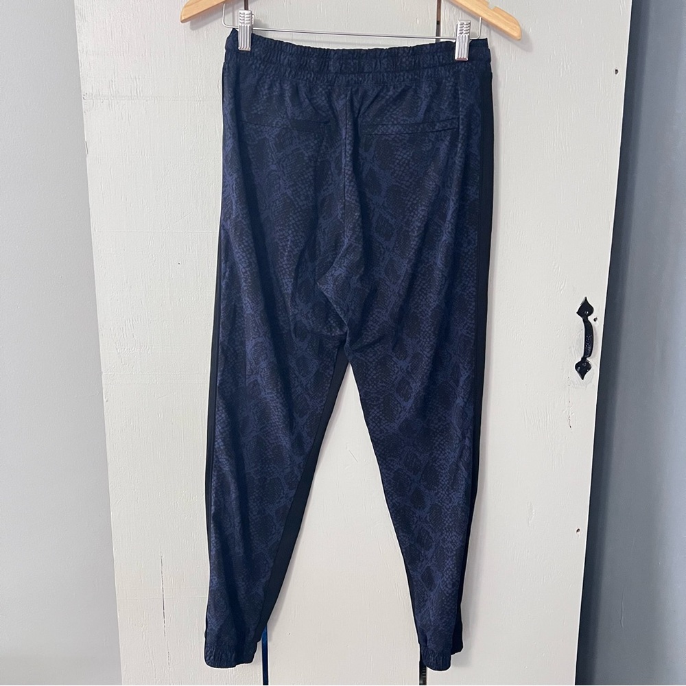 Athleta Brooklyn Blue Python Snake Print Joggers … - image 7